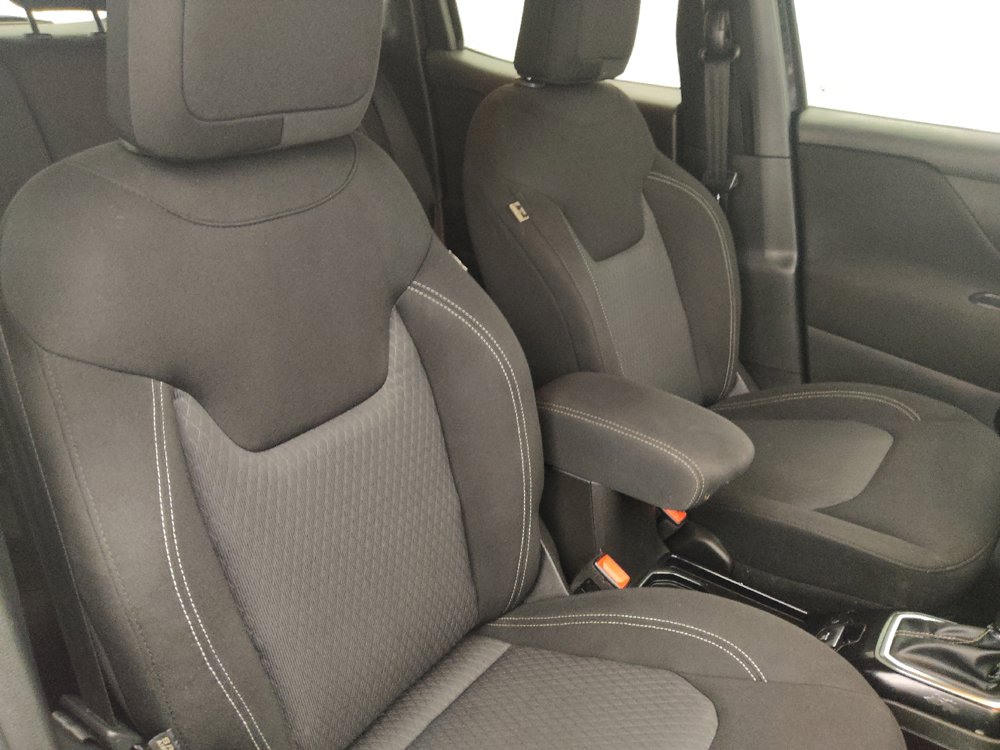 Used 2021 Jeep Renegade Latitude w/ Luxury Group II AWD/4WD image 21