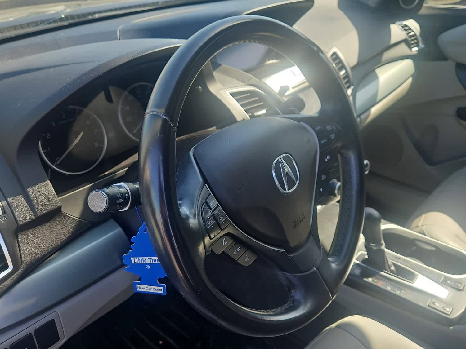 Used 2017 Acura RDX w/ Technology Package image 2