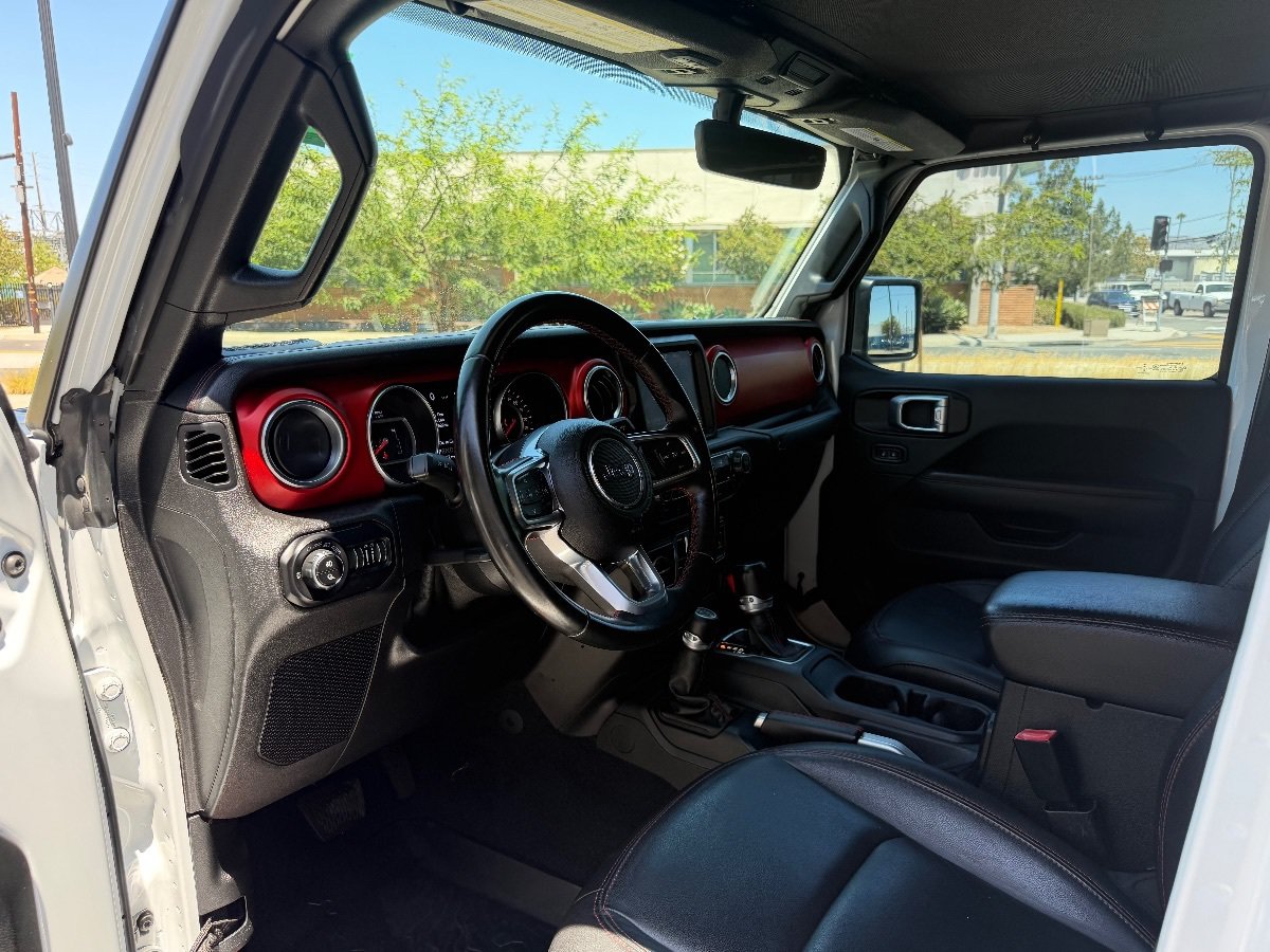 Used 2021 Jeep Gladiator Rubicon AWD/4WD image 12