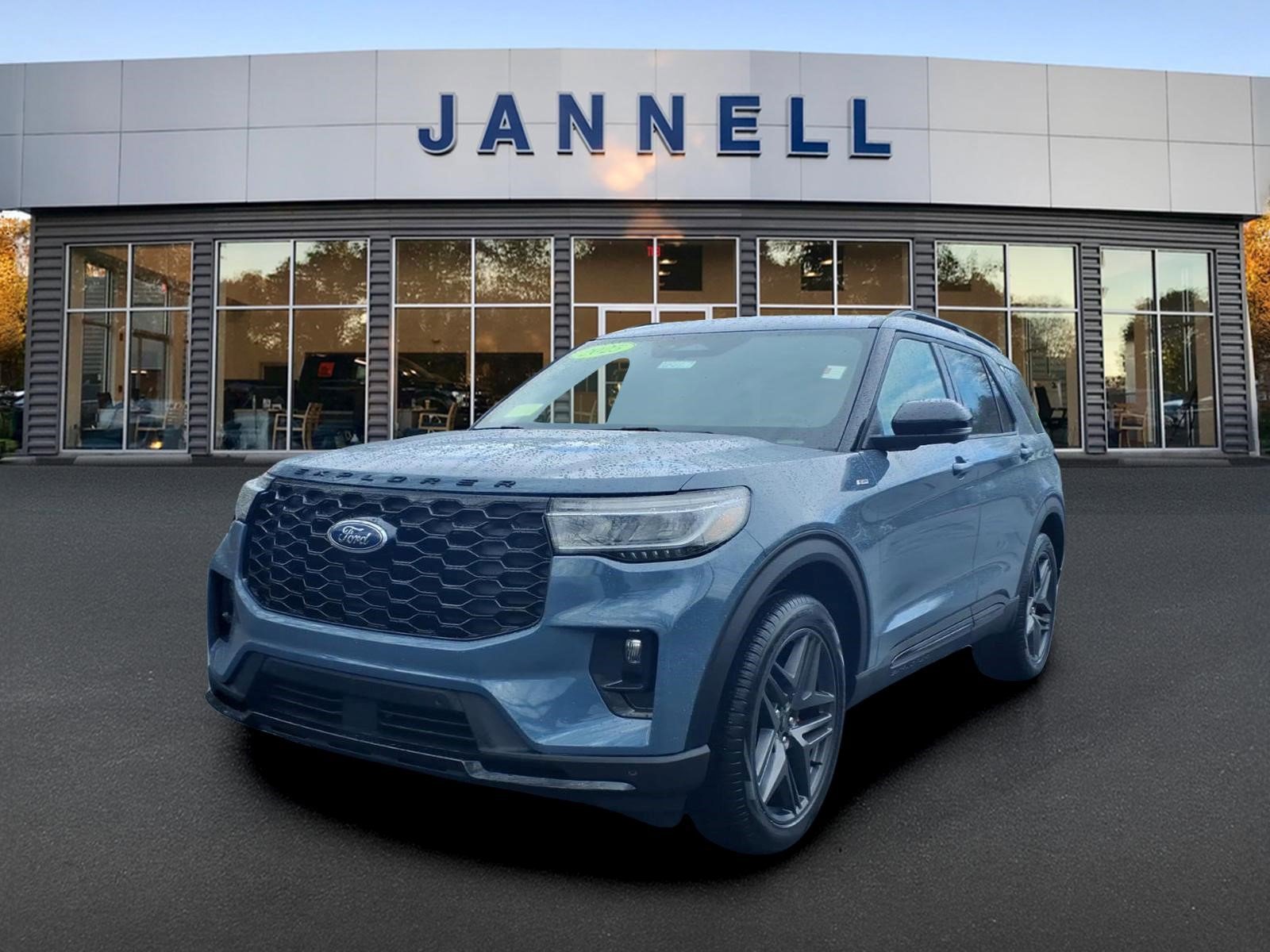 Used 2025 Ford Explorer ST-Line w/ ST-Line Street Pack AWD/4WD image 1