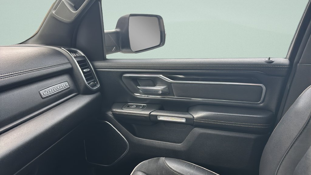 Used 2019 RAM 1500 Laramie w/ Sport Appearance Package AWD/4WD image 30