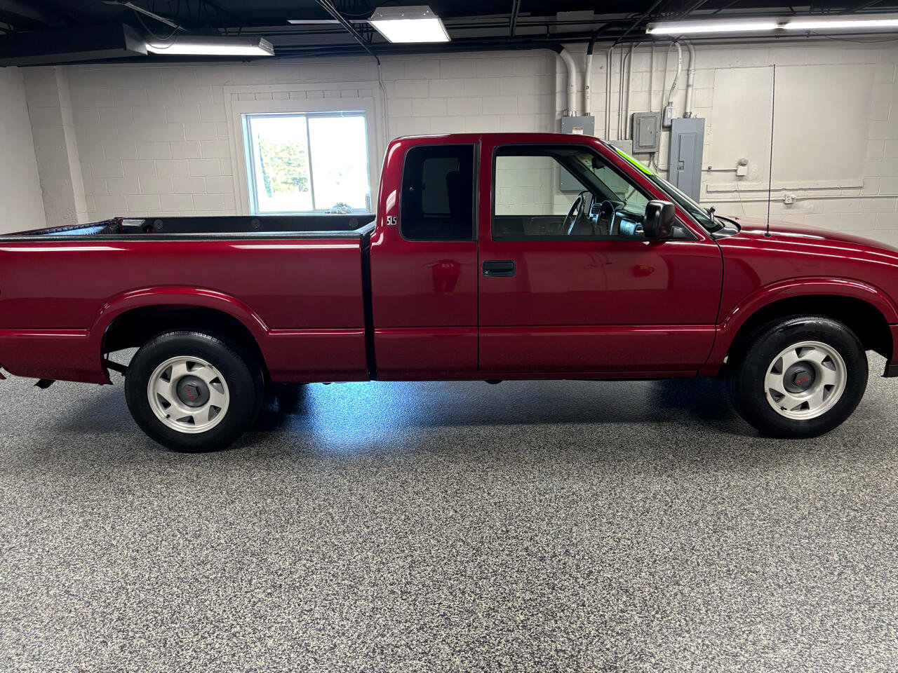 Used 2000 GMC Sonoma SLS w/ SLS Super Spec Pkg 2 image 4