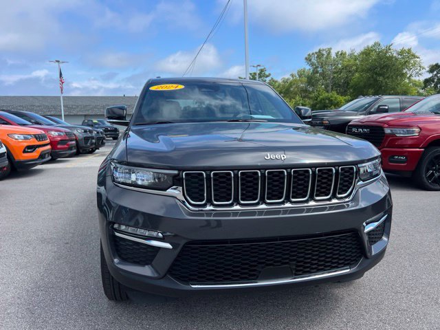 Used 2024 Jeep Grand Cherokee Limited AWD/4WD image 6