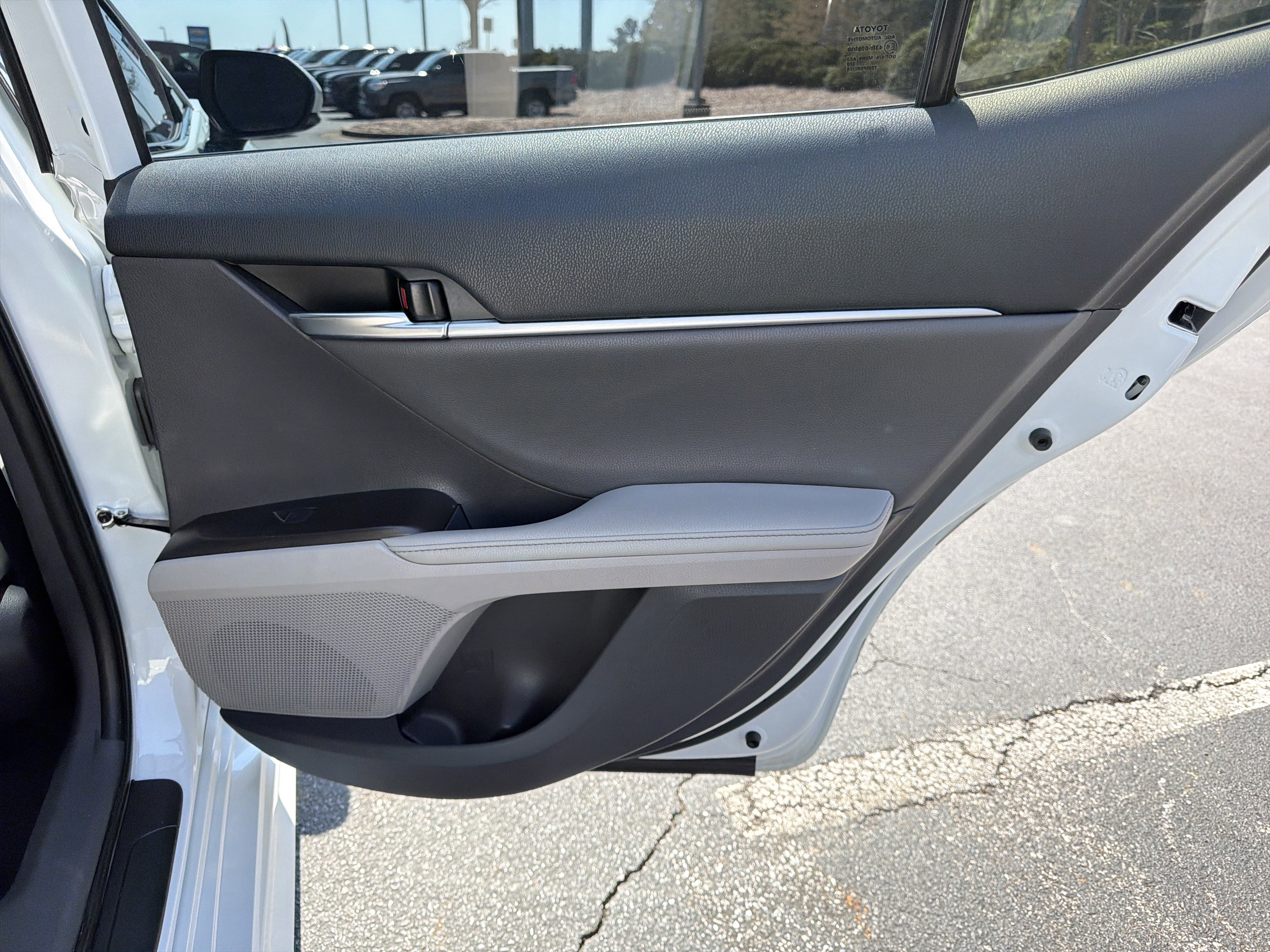 Used 2022 Toyota Camry XSE w/ Navigation Package image 16