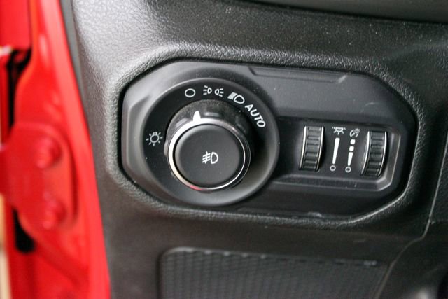 Used 2018 Jeep Wrangler Unlimited Sport w/ Cold Weather Group AWD/4WD image 13