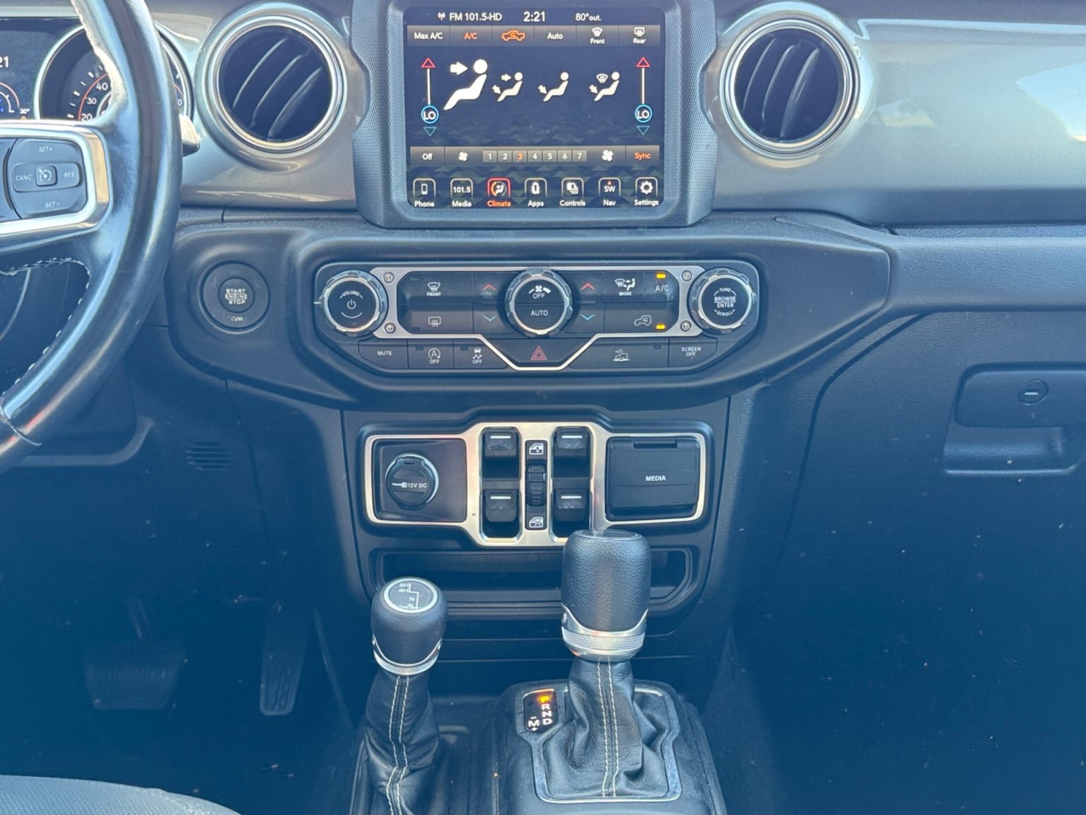 Used 2021 Jeep Gladiator Overland image 15