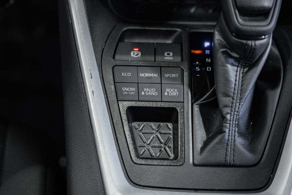 Used 2024 Toyota RAV4 LE image 20