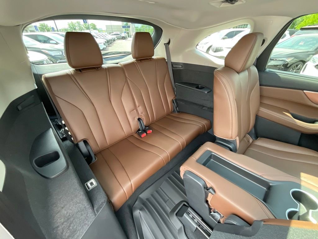 Certified 2024 Acura MDX SH-AWD w/ Technology Package image 22