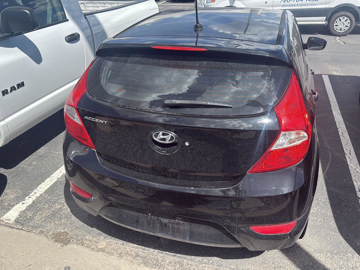 Used 2012 Hyundai Accent SE FWD image 3