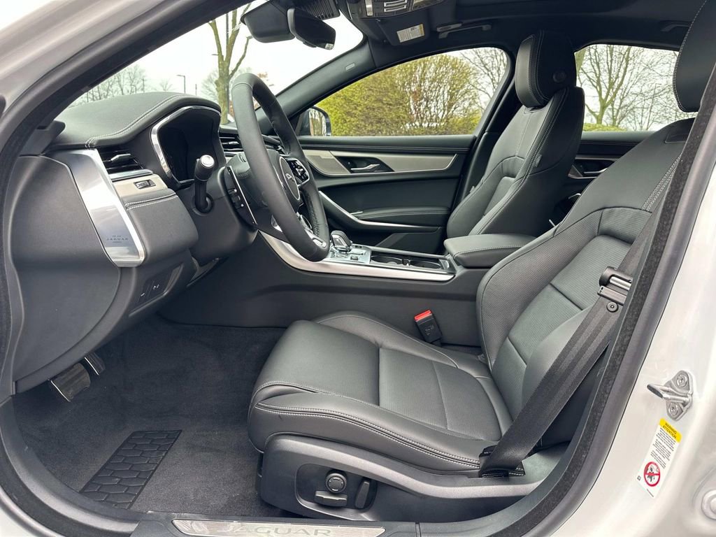 New 2024 Jaguar XF R-Dynamic SE image 12