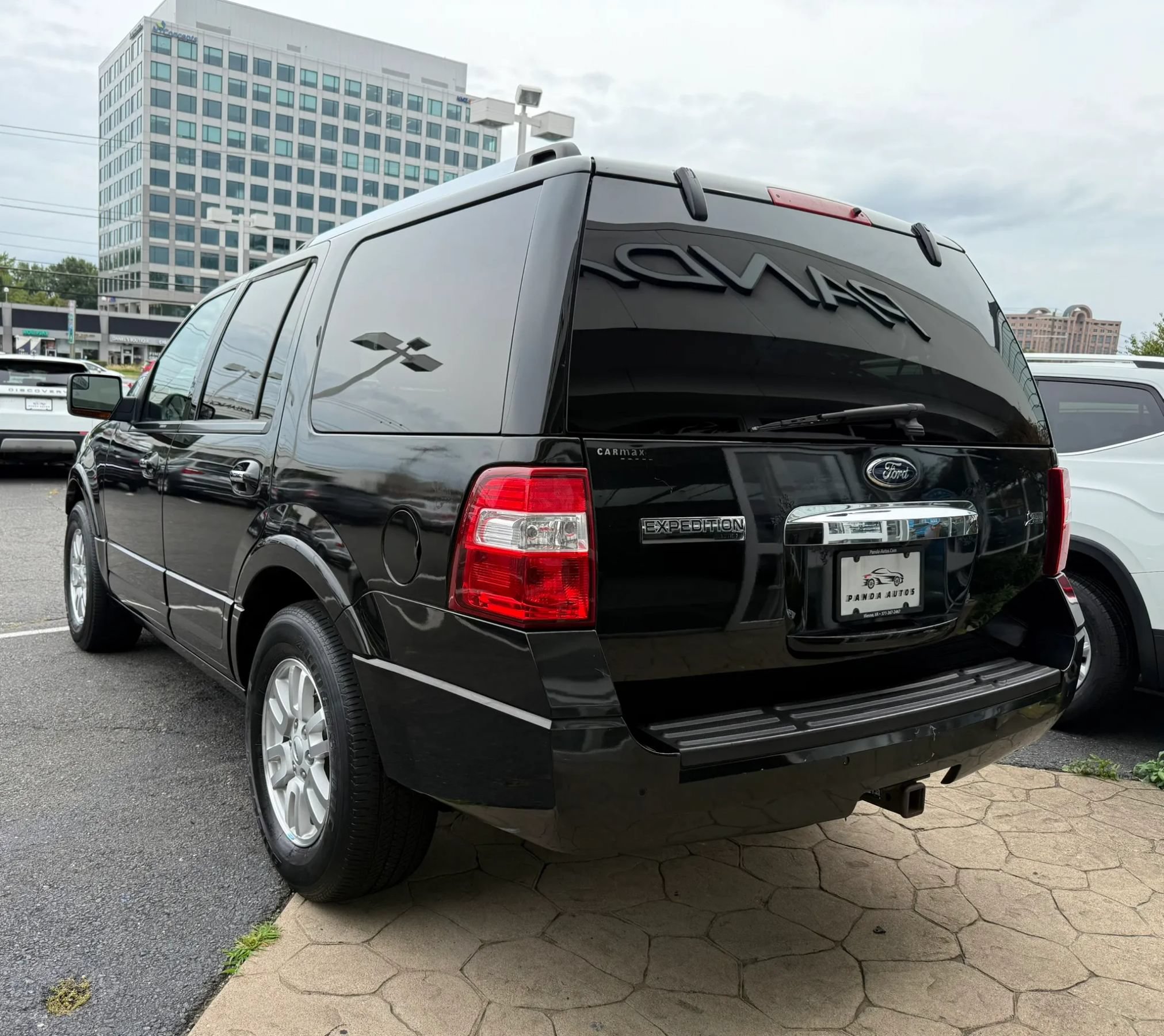 Used 2012 Ford Expedition Limited AWD/4WD image 5
