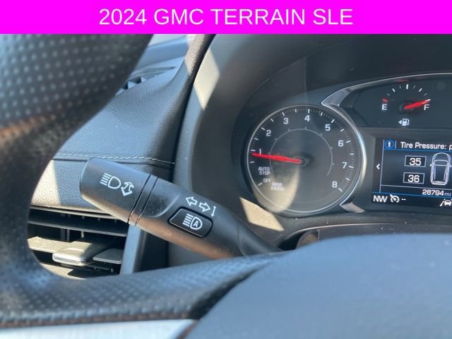Used 2024 GMC Terrain SLE w/ Driver Convenience Package FWD image 19