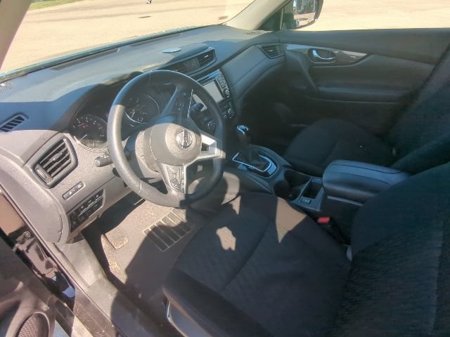 Used 2019 Nissan Rogue SV w/ Premium Package AWD/4WD image 9