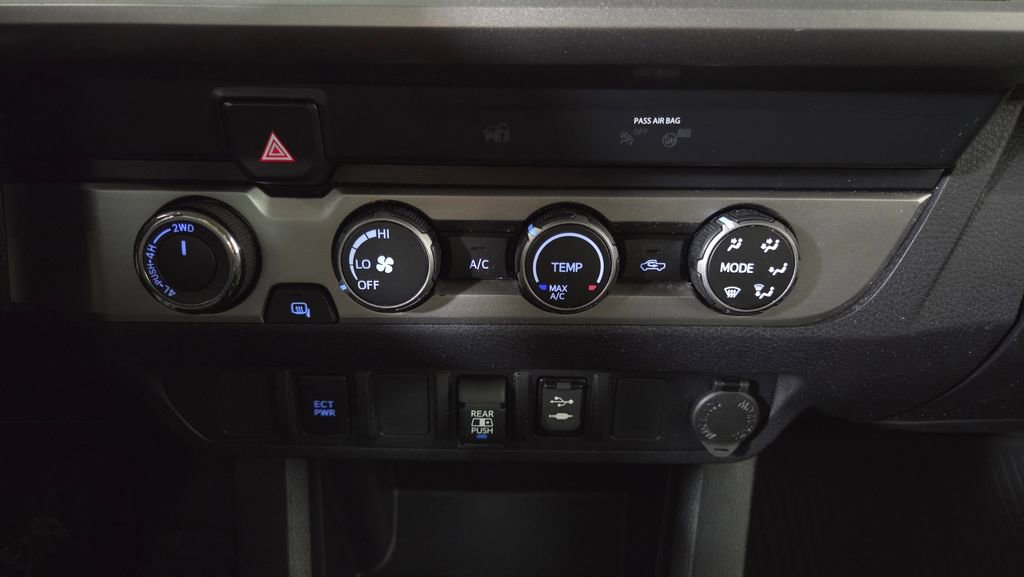 Used 2019 Toyota Tacoma SR5 AWD/4WD image 24