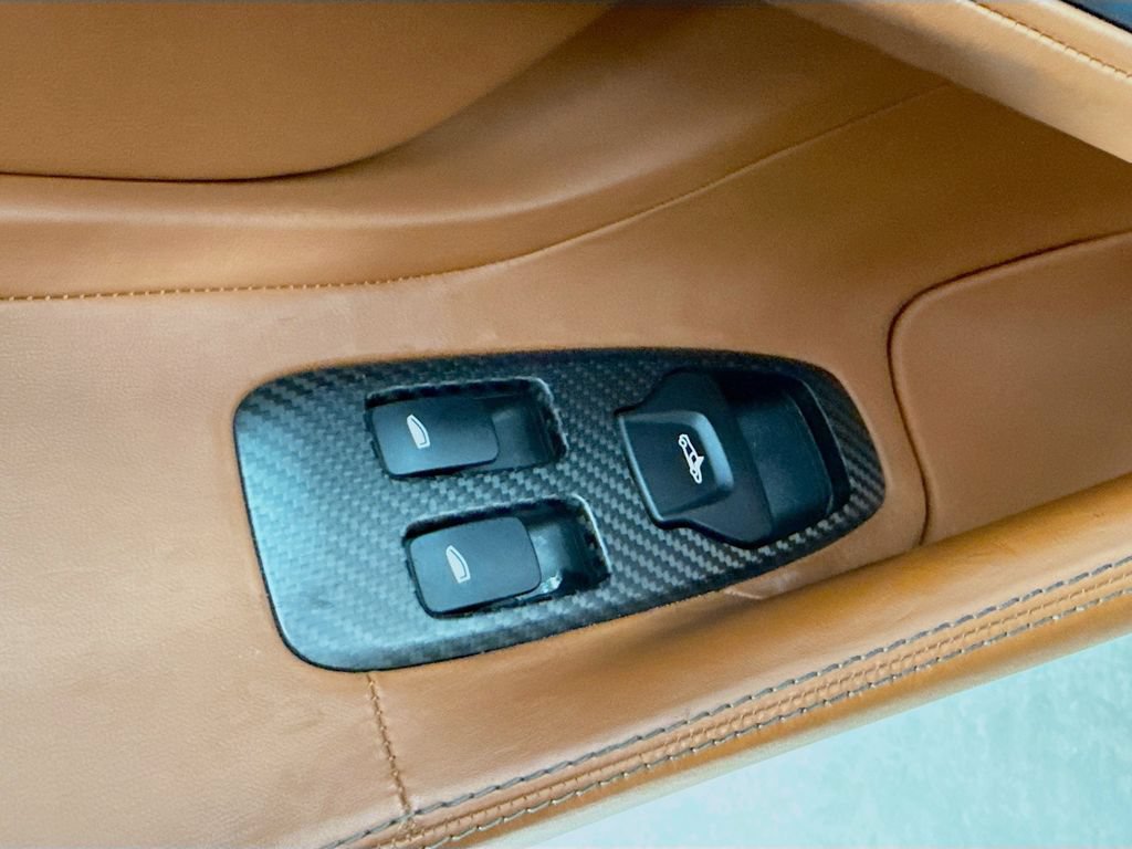 Used 2016 McLaren 570S Coupe RWD image 14