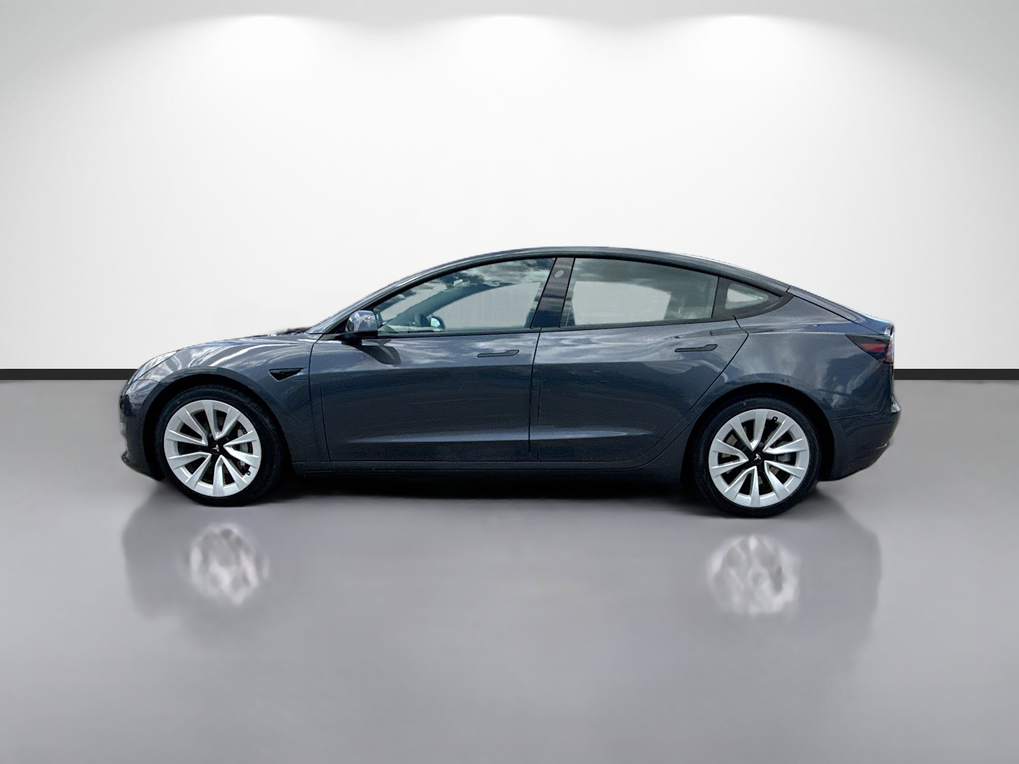 Used 2023 Tesla Model 3 Standard Range image 6