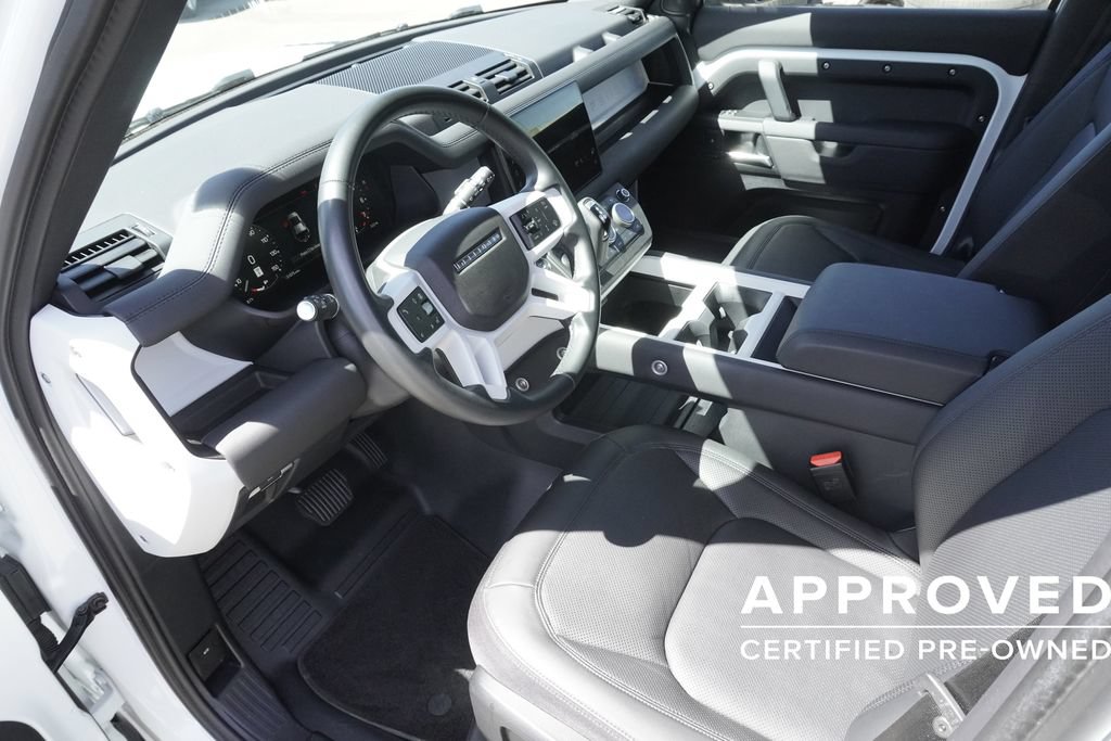 Used 2025 Land Rover Defender 110 S AWD/4WD image 18