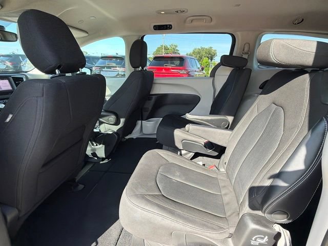 Used 2023 Chrysler Voyager LX FWD image 18