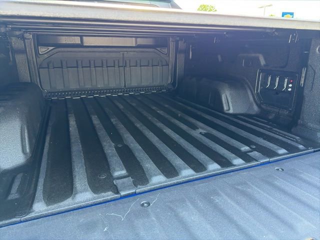 Used 2025 Chevrolet Silverado EV RST AWD/4WD image 10