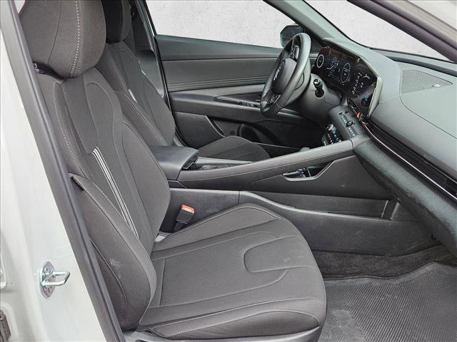 Certified 2025 Hyundai Elantra SEL image 18