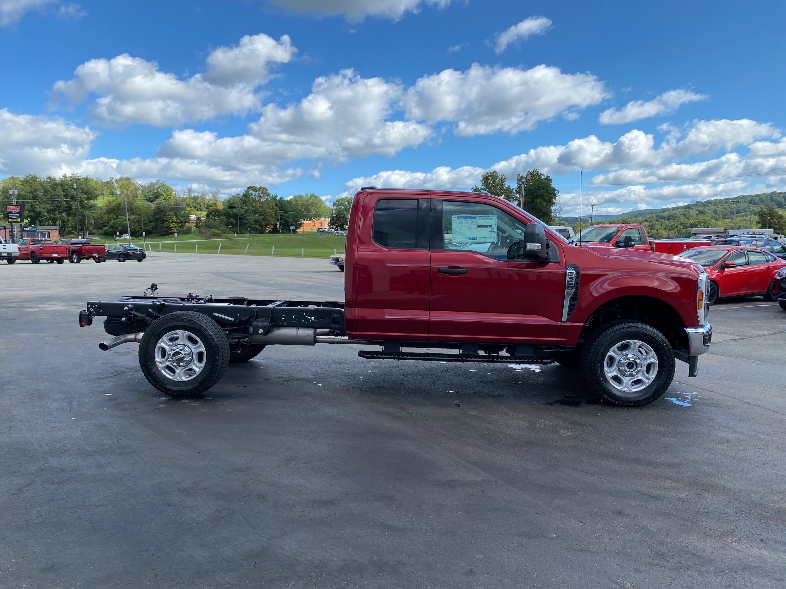New 2026 Ford F350 XLT w/ XLT Value Package AWD/4WD image 11
