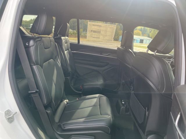 New 2025 Jeep Grand Cherokee L Limited w/ Luxury Tech Group II image 13