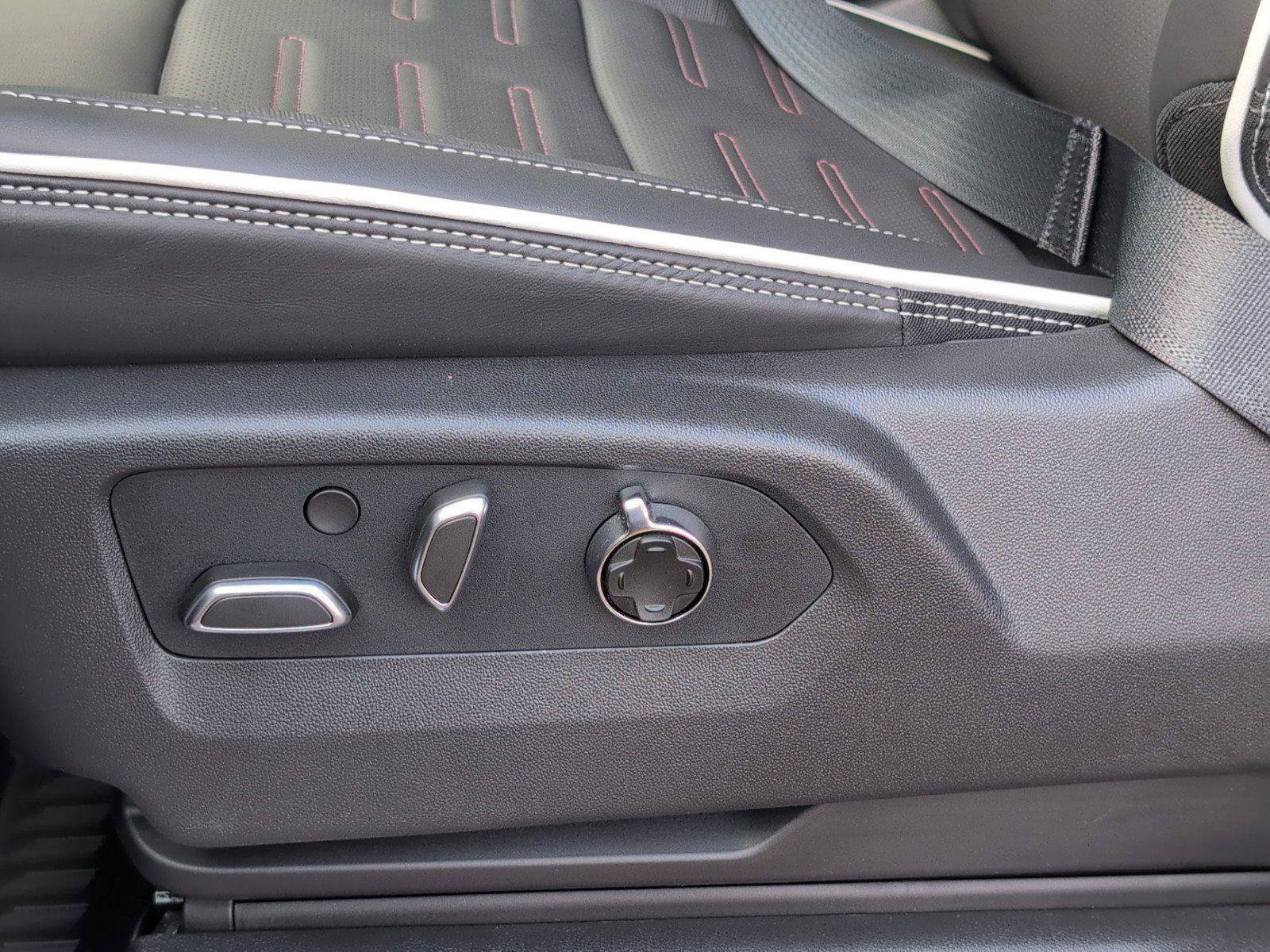 New 2026 GMC Sierra 2500 AT4X AWD/4WD image 18