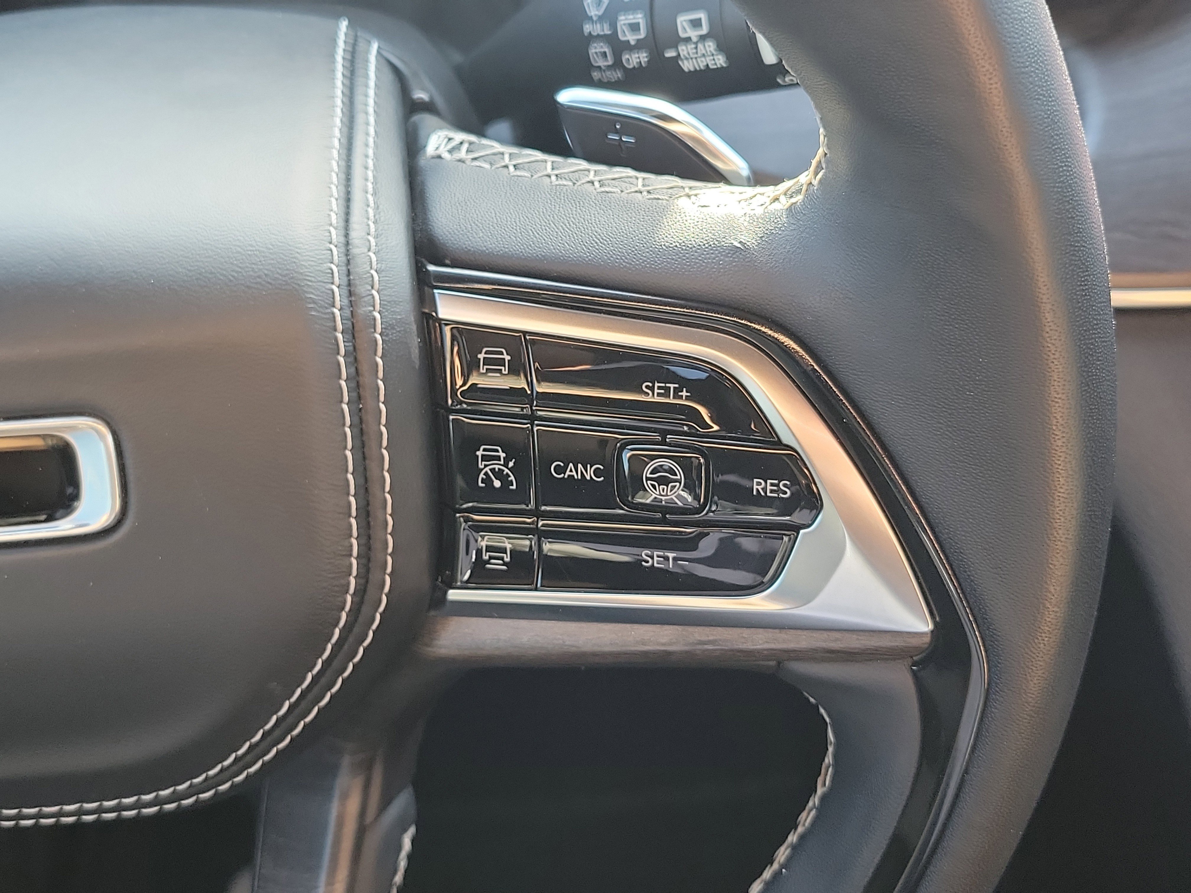 Used 2023 Jeep Grand Cherokee Overland w/ Adv Protech Group III image 31