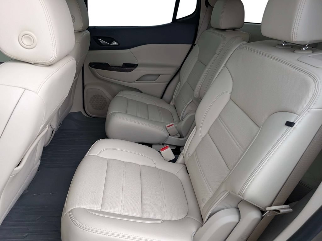 Used 2022 GMC Acadia Denali w/ Denali Technology Package FWD image 13