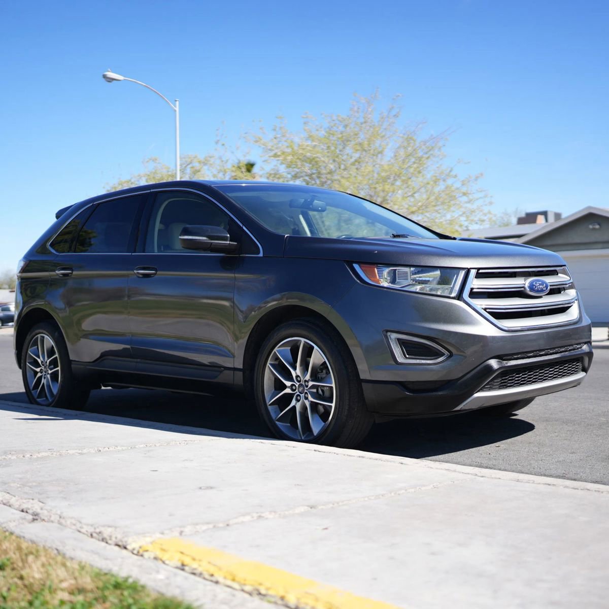 Used 2017 Ford Edge Titanium w/ Technology Package FWD image 17