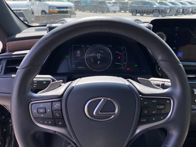 Used 2025 Lexus ES 300h w/ Premium Package FWD image 15