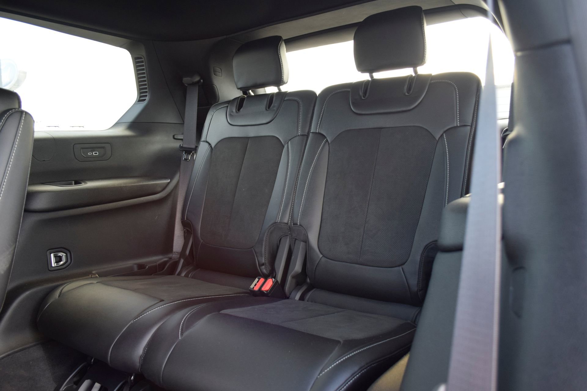 Used 2023 Jeep Grand Cherokee L Laredo image 21