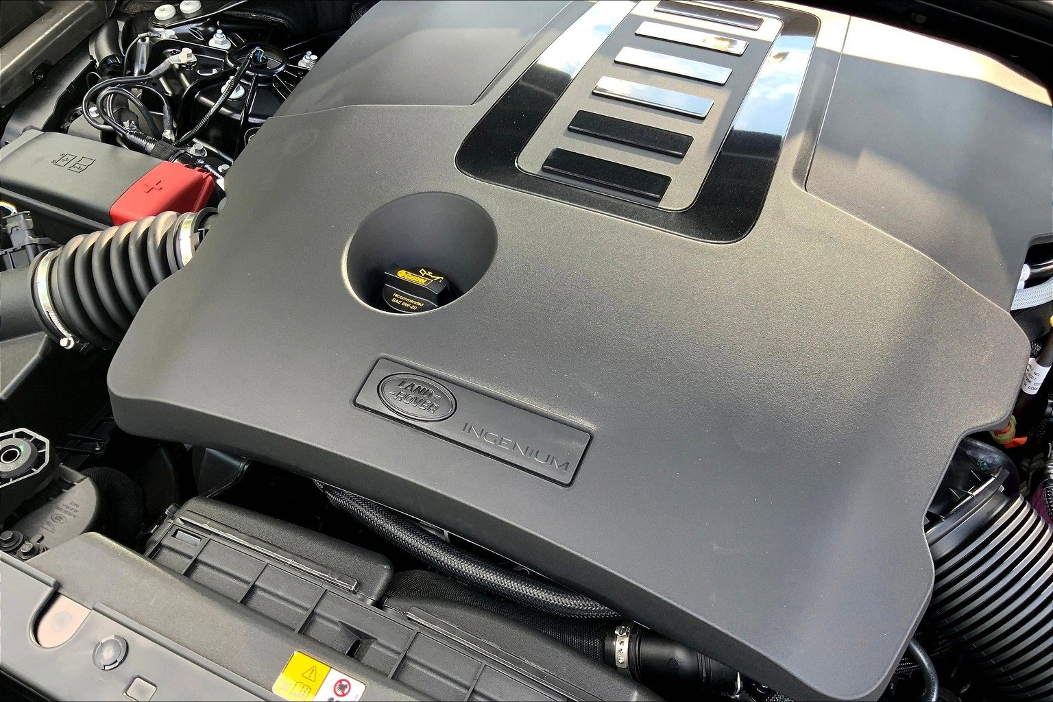 New 2026 Land Rover Range Rover Velar Dynamic SE image 17