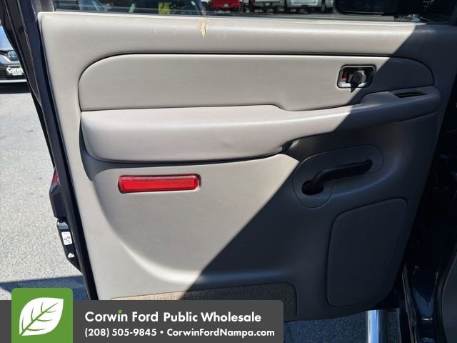 Used 2005 Chevrolet Silverado 2500 LT w/ Heavy-Duty Power Package image 29