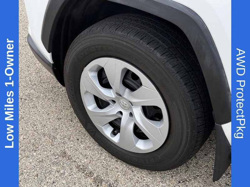 Used 2023 Toyota RAV4 LE AWD/4WD image 10