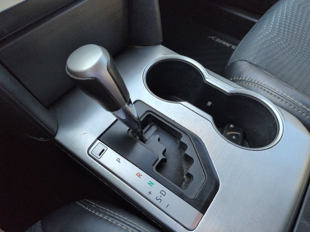 Used 2013 Toyota Camry SE FWD image 24