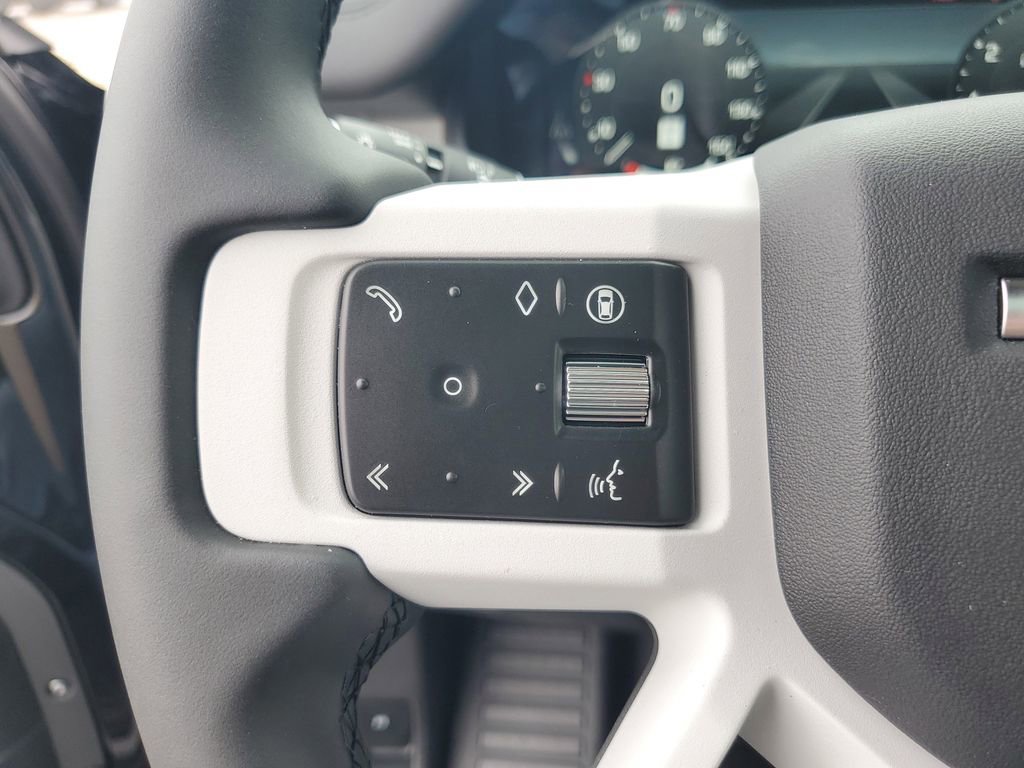 New 2026 Land Rover Defender 130 X-Dynamic SE image 16