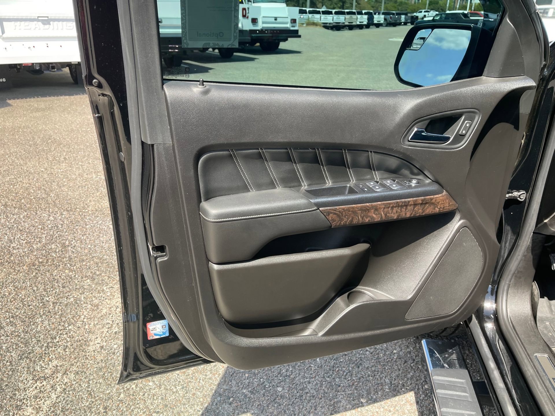 Used 2021 GMC Canyon Denali image 11