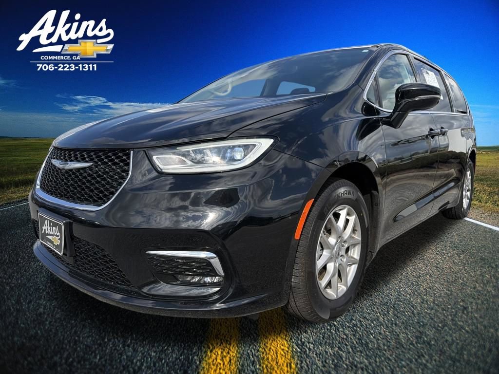 Used 2024 Chrysler Pacifica Touring-L