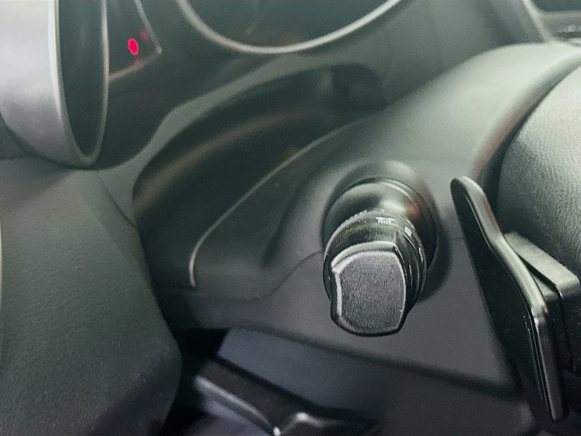 Used 2017 Hyundai Veloster Value Edition image 16