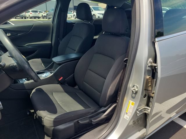 Used 2017 Chevrolet Malibu LS FWD image 19