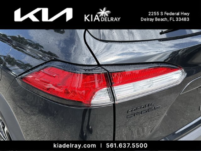 Used 2025 Toyota Corolla Cross AWD Hybrid w/ Moonroof Package image 7