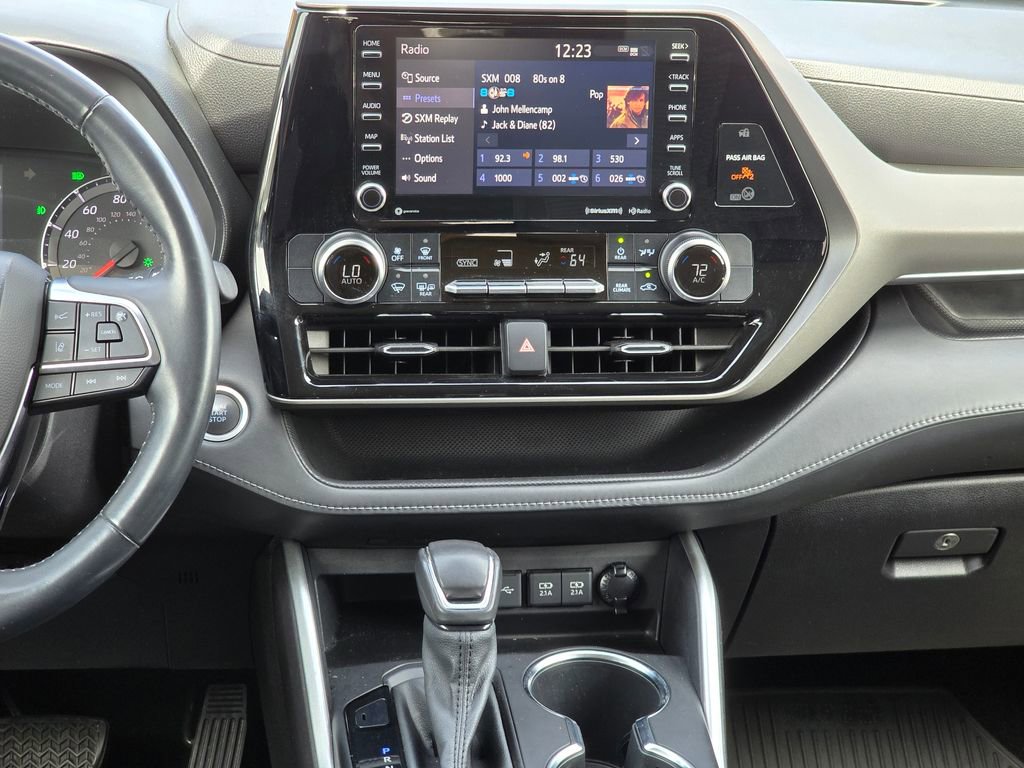 Used 2021 Toyota Highlander LE image 31