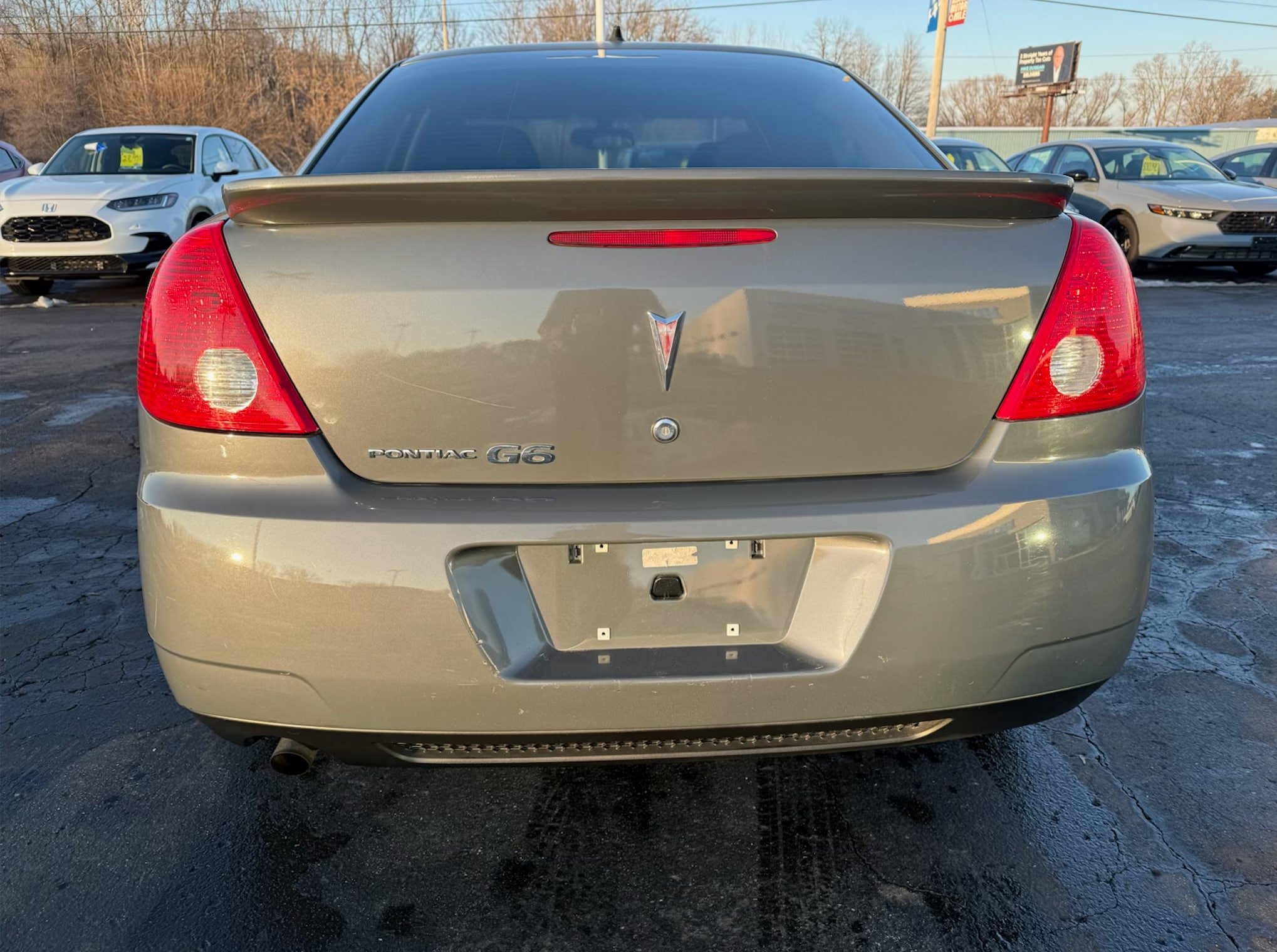 Used 2009 Pontiac G6 Sedan w/ Sport Package 1 FWD image 4