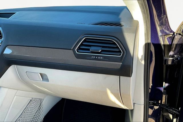 Used 2022 Volkswagen Tiguan SE image 16