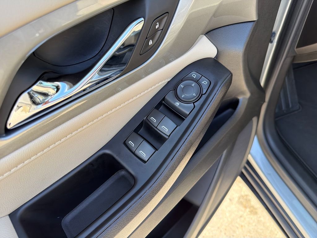 Used 2024 Chevrolet Traverse LS w/ Safety Package image 16