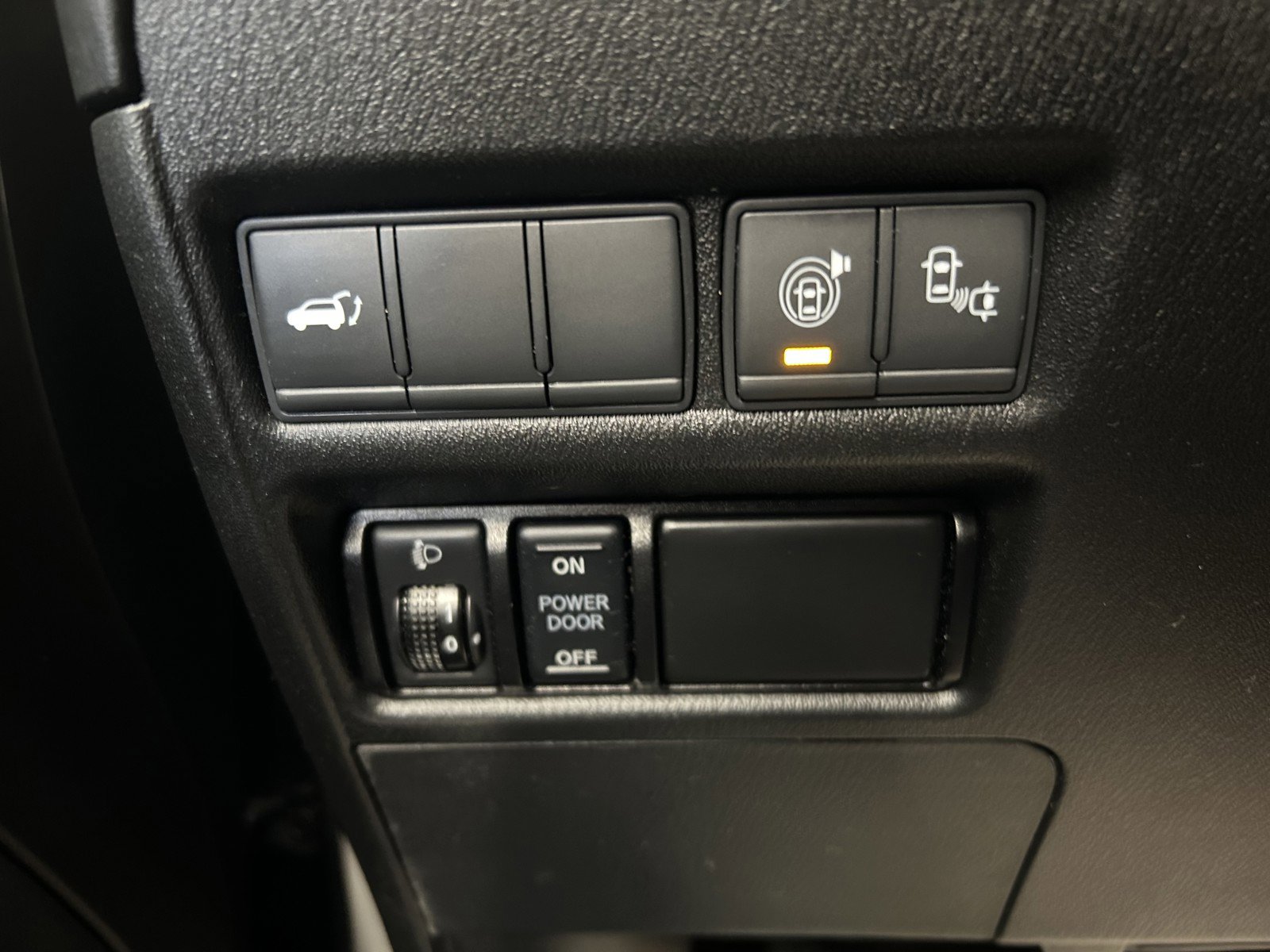 Used 2017 Nissan Armada Platinum image 22