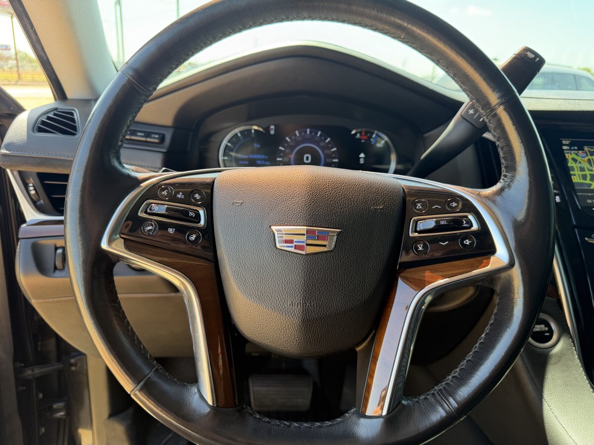 Used 2019 Cadillac Escalade Premium Luxury AWD/4WD image 39