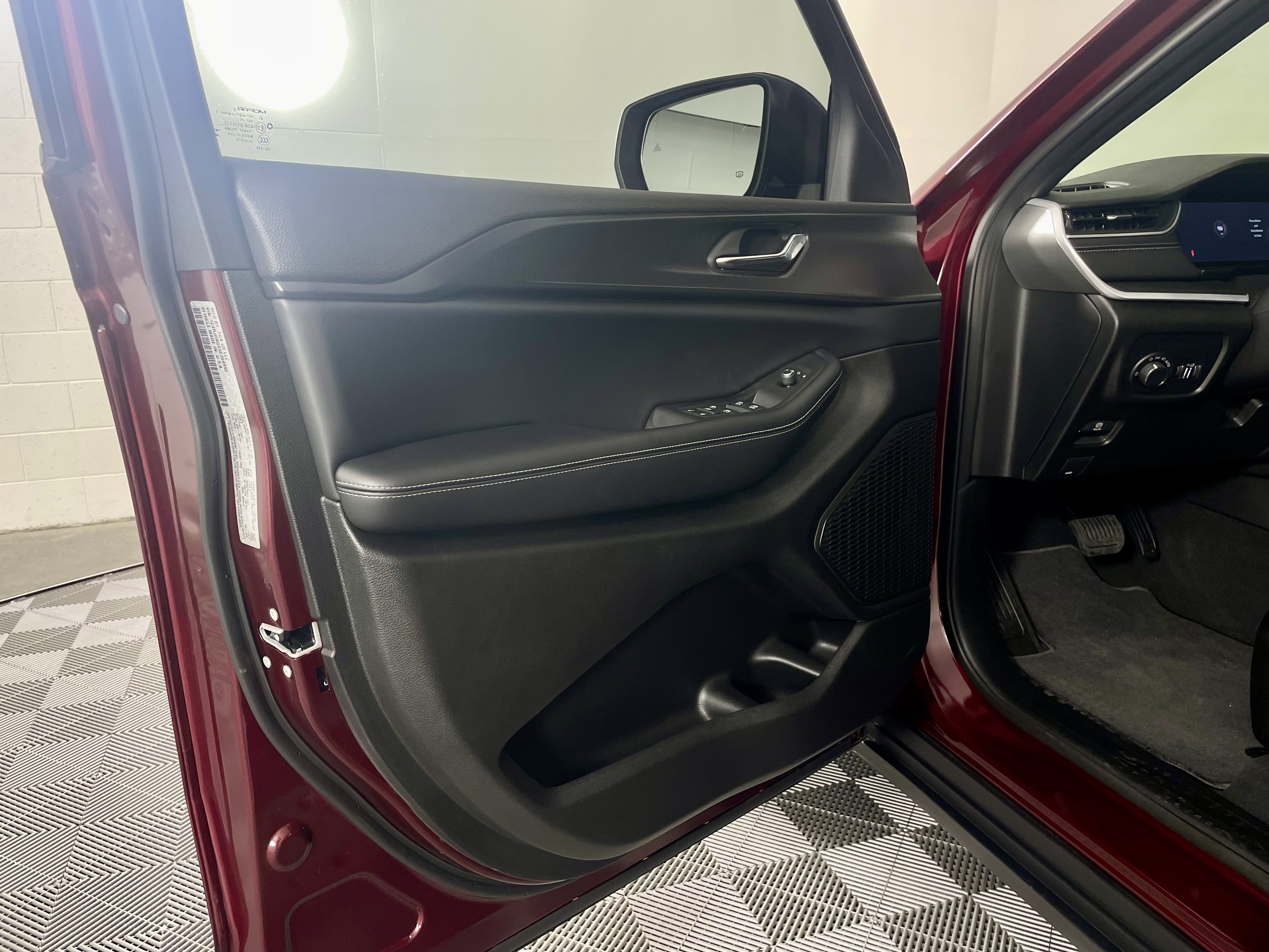 Certified 2025 Jeep Grand Cherokee Laredo image 14