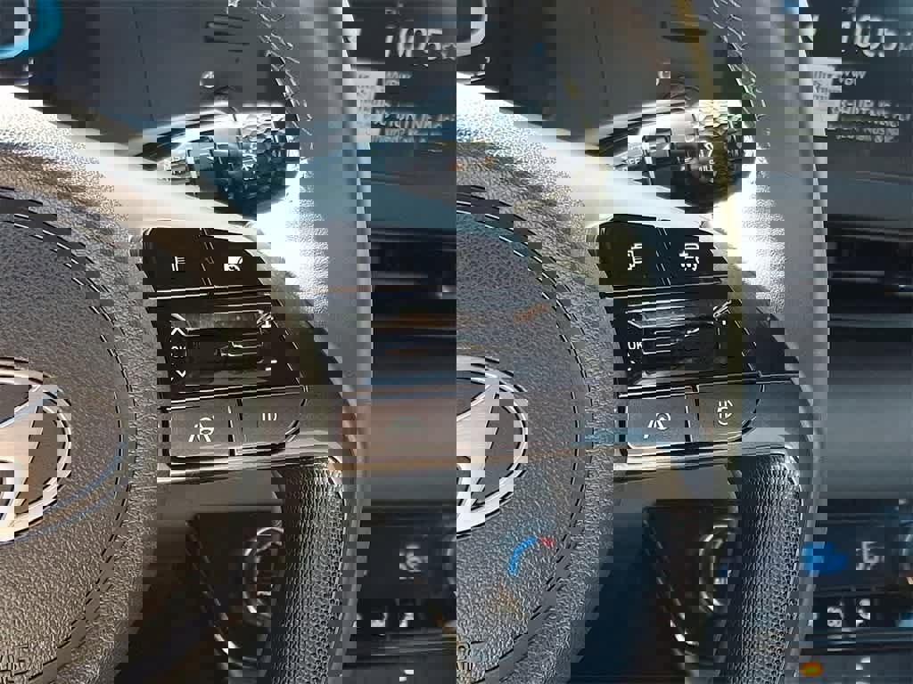 Used 2025 Hyundai Elantra Sport image 21